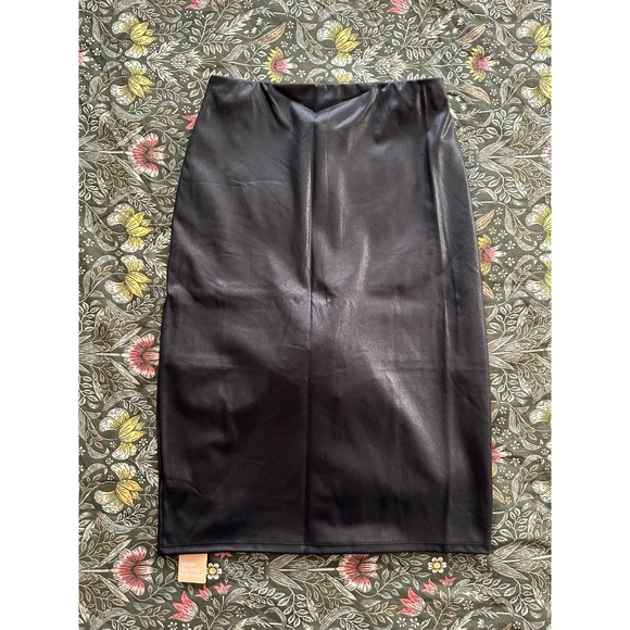 XL Shapewear Sculpting Faux Leather Front Slit Midi Skirt - Picture 3 of 6